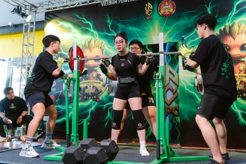 043. Nguyễn Cao Thục Oanh